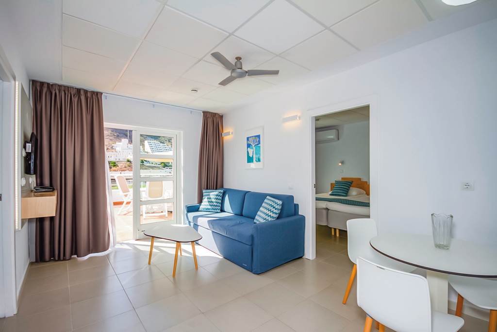 LPA_68527_Aparthotel_Servatur_Terrazamar_Suites_0719_02.jpg