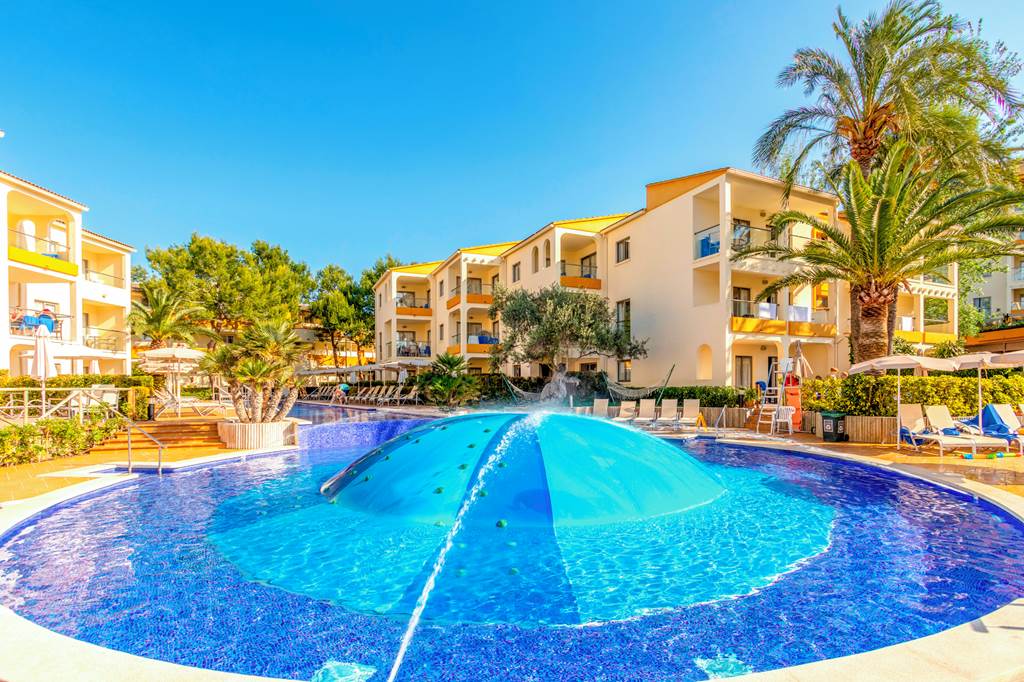 PMI_70687_Zafiro_Tropic_0519_06.jpg