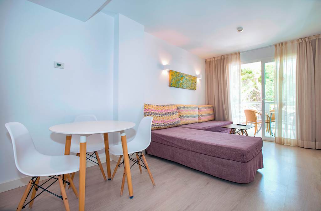 PMI_82781_Aparthotel_Ses_Fotges_0822_16.jpg
