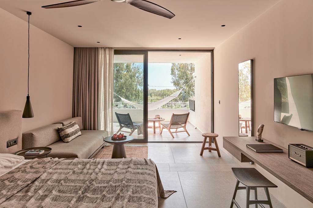 KGS_83909_Theros_All_Suite_Hotel_1222_13.jpg