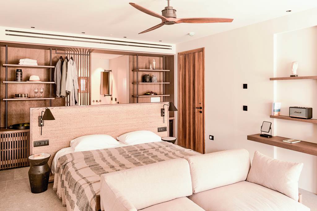 KGS_83909_Theros_All_Suite_Hotel_1222_24.jpg