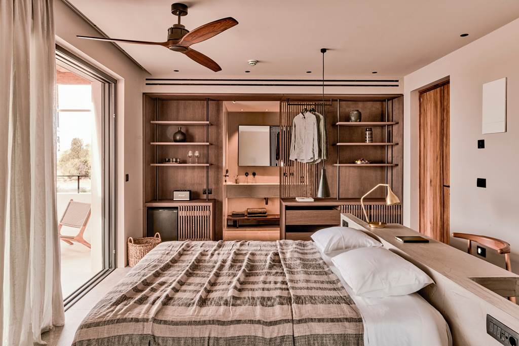 KGS_83909_Theros_All_Suite_Hotel_1222_11.jpg