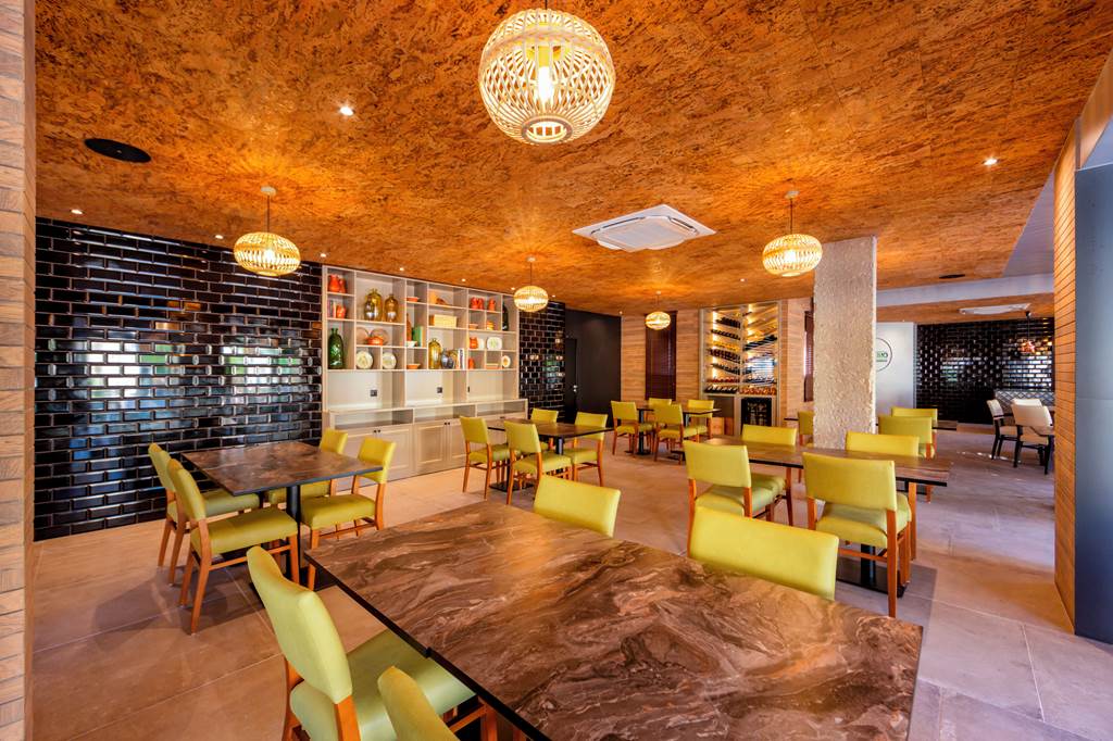 FAO_82860_Adriana_Beach_Club_Hotel_&_Resort_&_Zoomarine_Theme_Park_0321_49.jpg