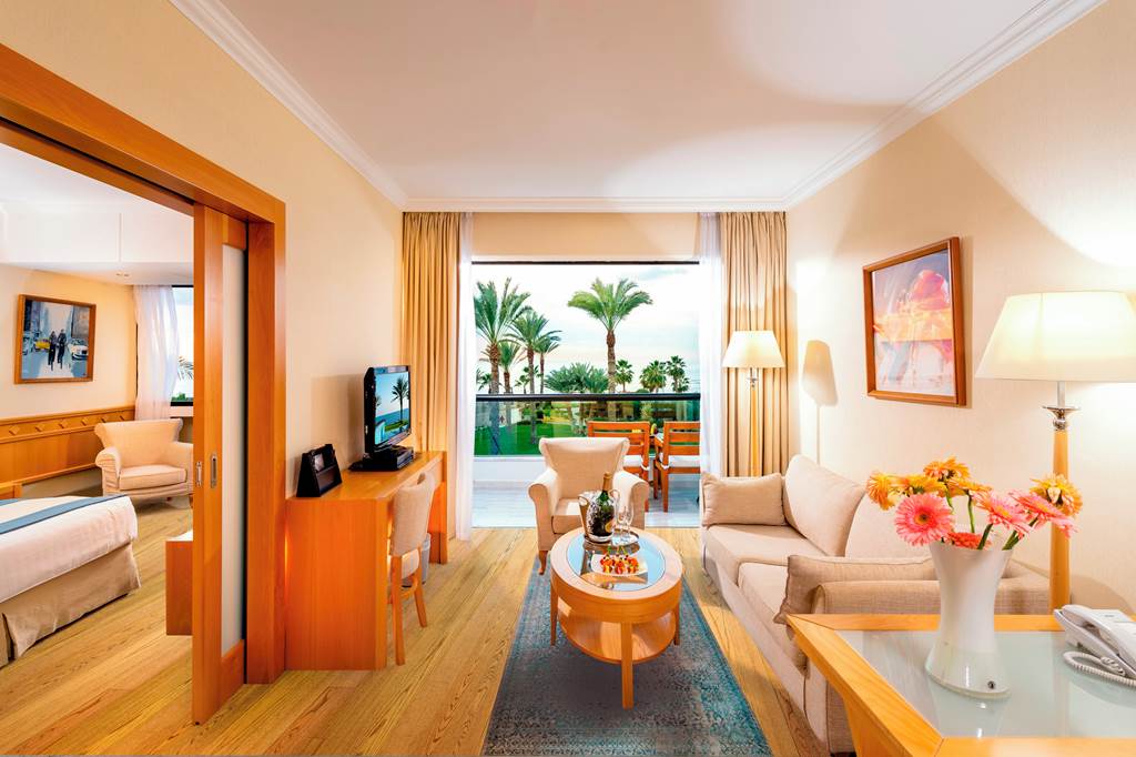 PFO_68653_Constantinou_Bros_Asimina_Suites_0619_02.jpg