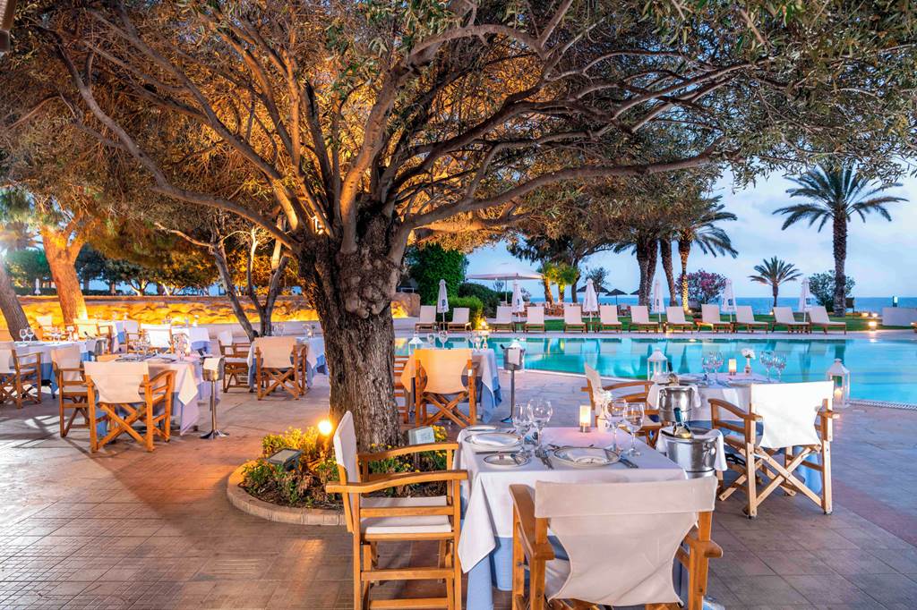 PFO_68704_Constantinou_Bros_Athena_Royal_Beach_Hotel_0822_02.jpg
