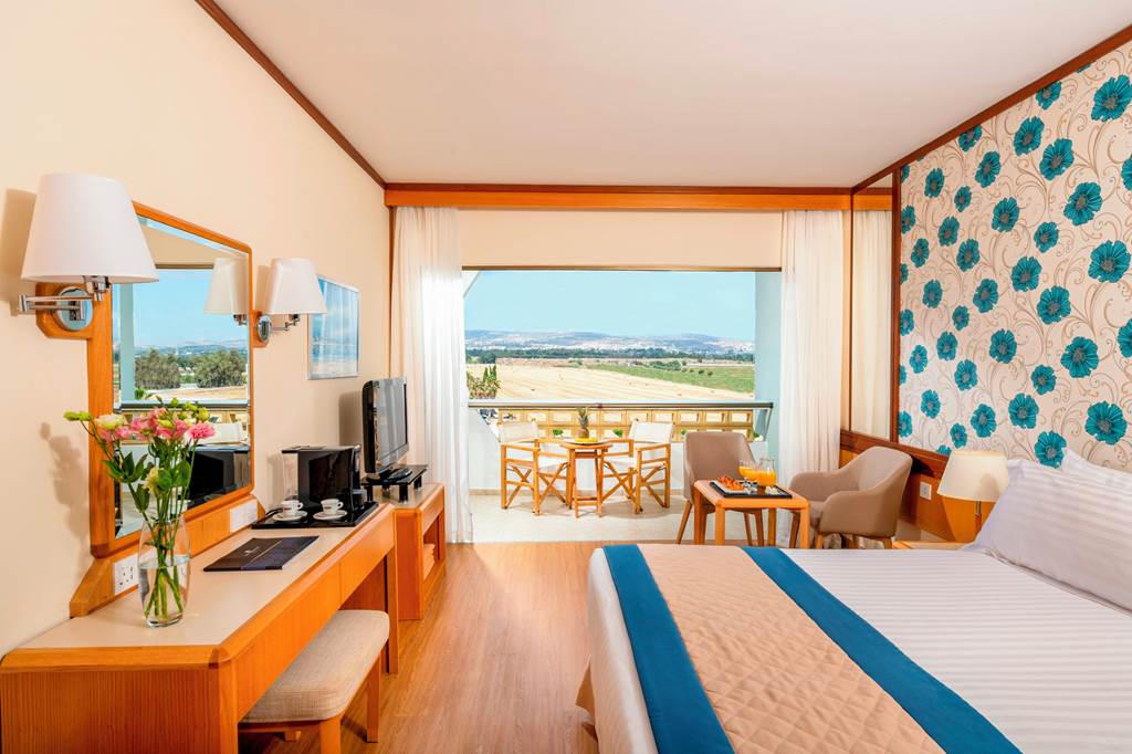 PFO_68704_Constantinou_Bros_Athena_Royal_Beach_Hotel_1221_04.jpg