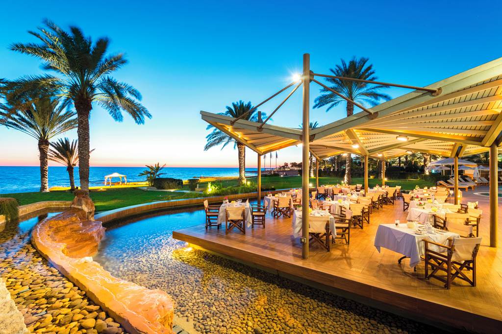 PFO_179_Constantinou_Bros_Athena_Beach_Hotel_0119_01.jpg
