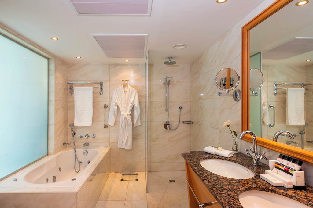 PFO_68704_Constantinou_Bros_Athena_Royal_Beach_Hotel_0724_01.jpg