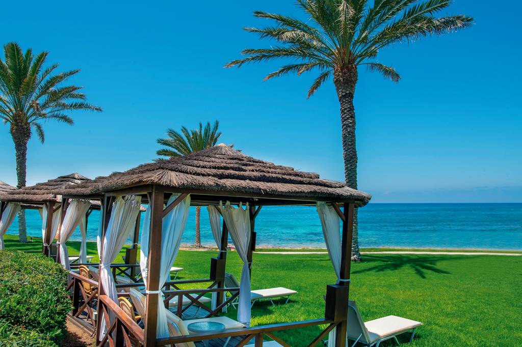 PFO_179_Constantinou_Bros_Athena_Beach_Hotel_0124_02.jpg