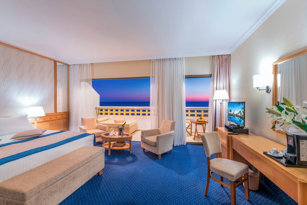 PFO_68704_Constantinou_Bros_Athena_Royal_Beach_Hotel_1221_08.jpg