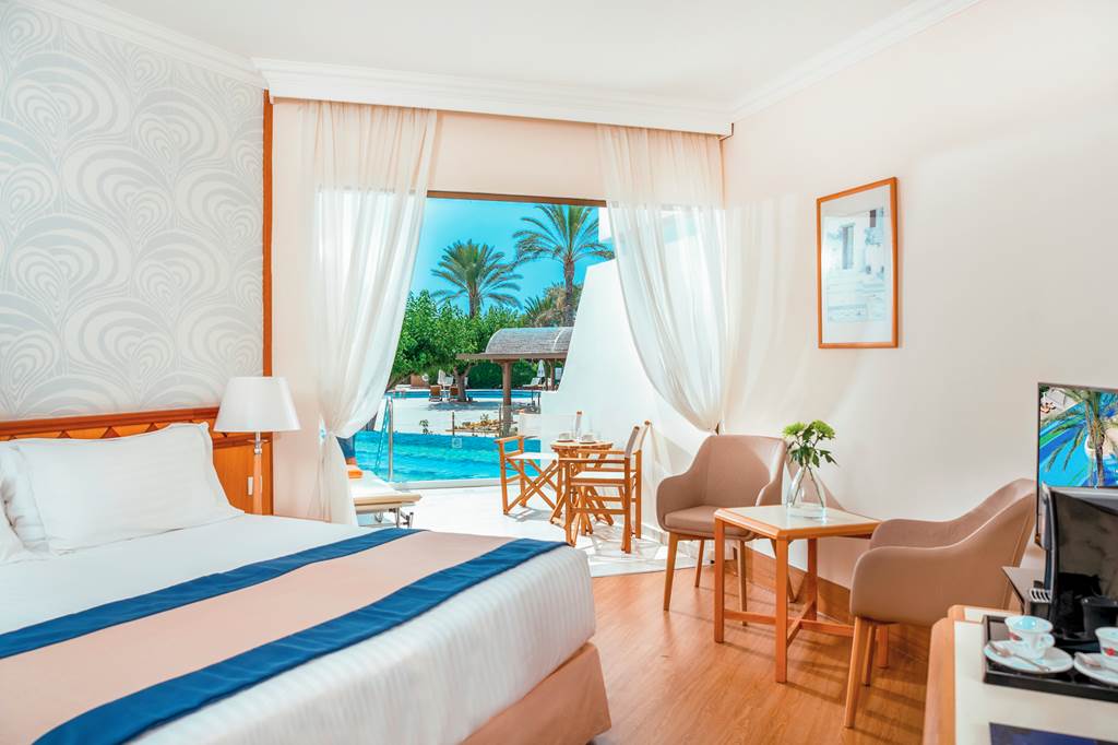 PFO_179_Constantinou_Bros_Athena_Beach_Hotel_0721_03.jpg