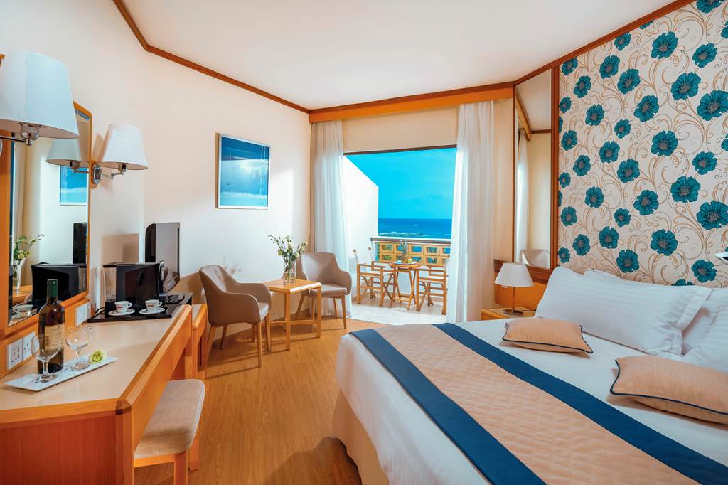 PFO_68704_Constantinou_Bros_Athena_Royal_Beach_Hotel_1221_02.jpg