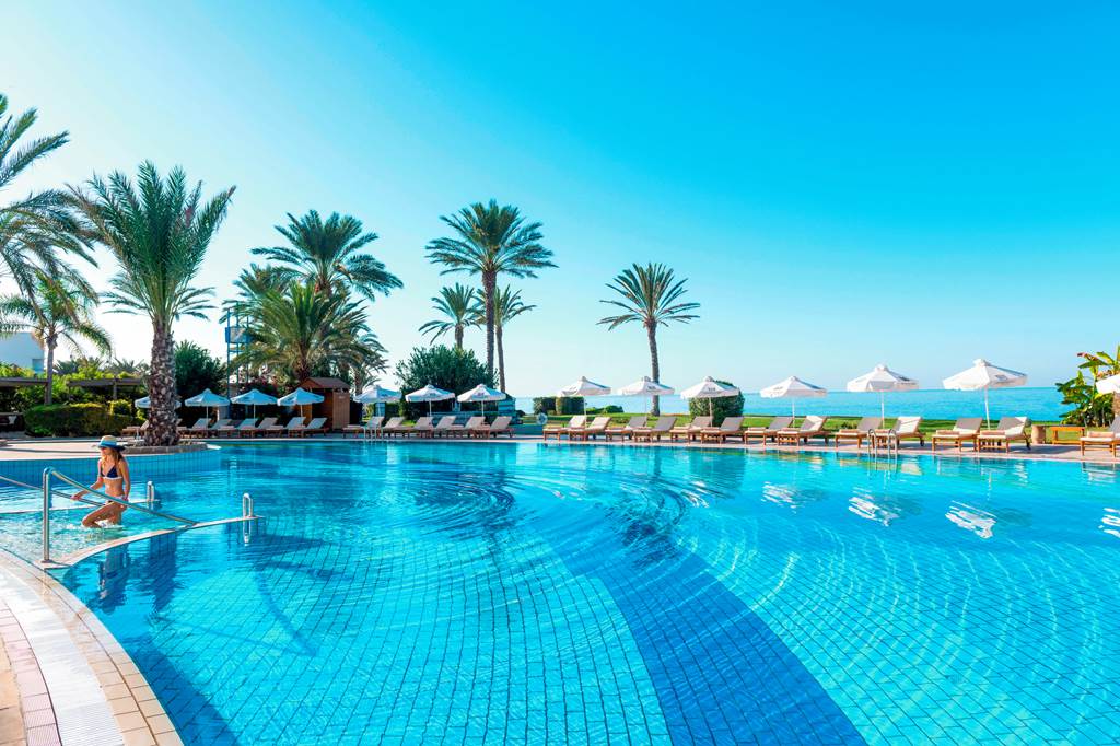 PFO_179_Constantinou_Bros_Athena_Beach_Hotel_0119_04.jpg