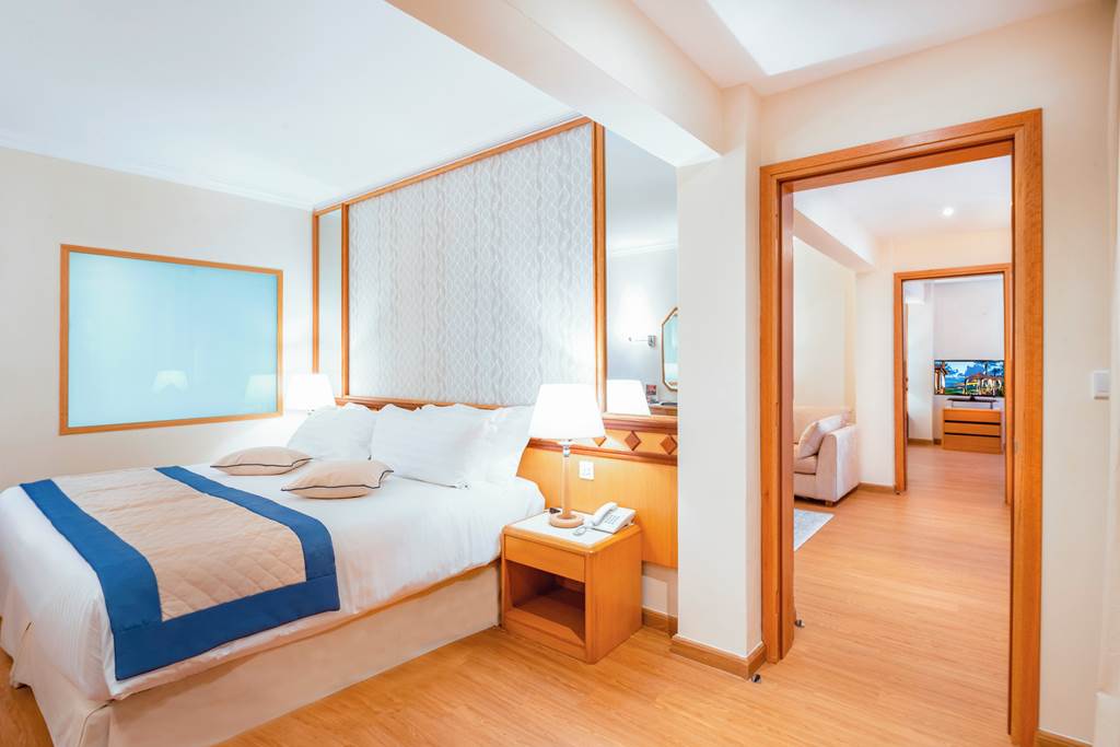 PFO_179_Constantinou_Bros_Athena_Beach_Hotel_0721_20.jpg