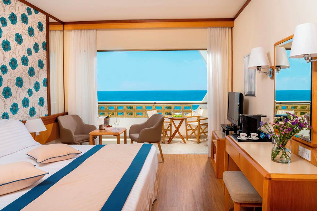 PFO_68704_Constantinou_Bros_Athena_Royal_Beach_Hotel_1221_05.jpg
