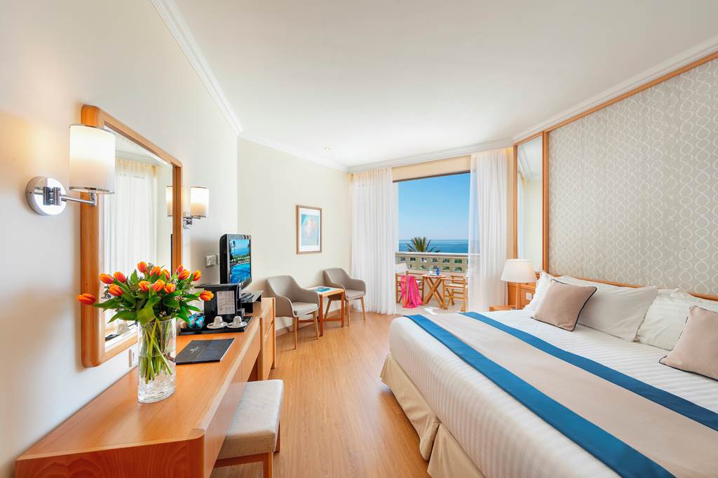 PFO_179_Constantinou_Bros_Athena_Beach_Hotel_0521_03.jpg