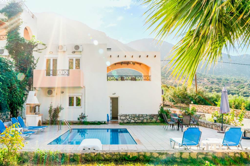 HER_86700_Villa_Kostis_Bali_1223_05.jpg