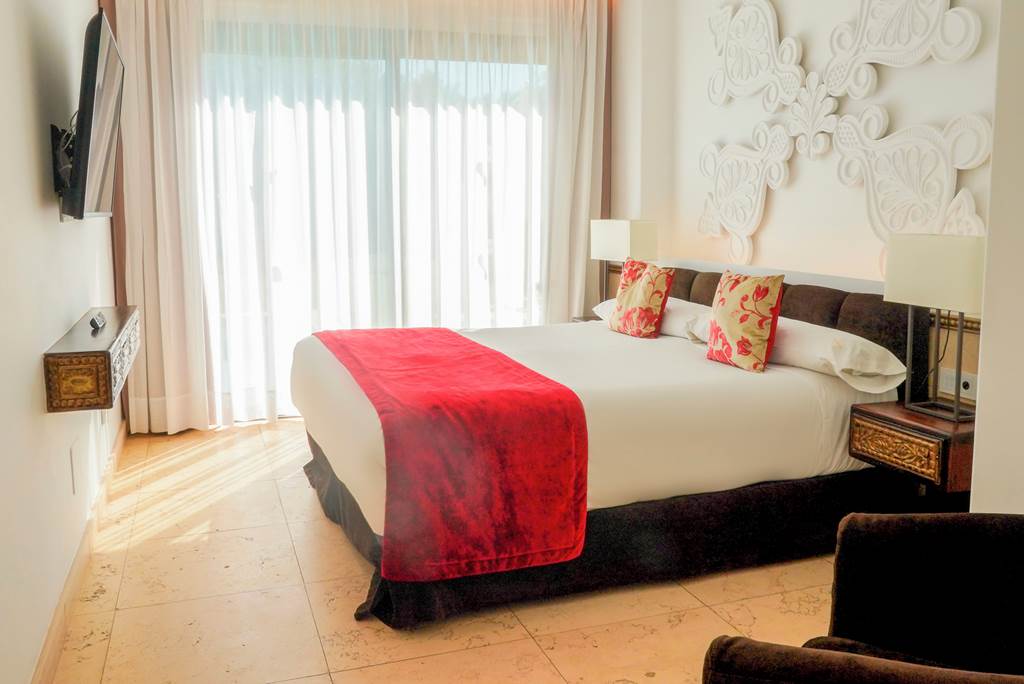 ACE_75616_Villas_Alondras_-_Gran_Villa_Deluxe_for_4_0824_05.jpg