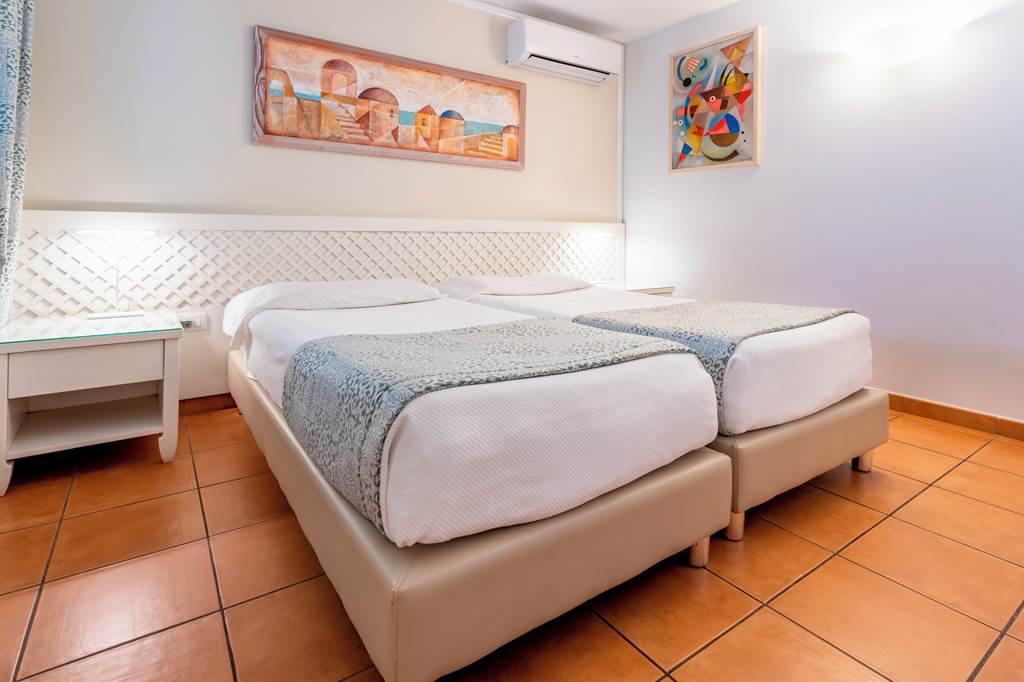 ACE_74715_Velazquez_Bungalows_0120_02.jpg