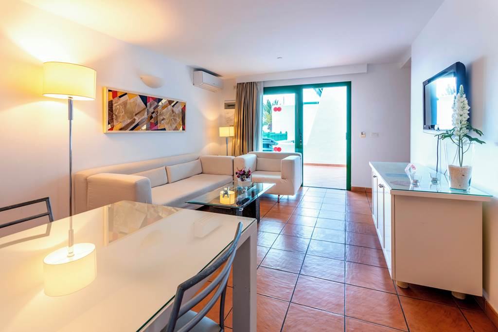 ACE_74715_Velazquez_Bungalows_0120_13.jpg