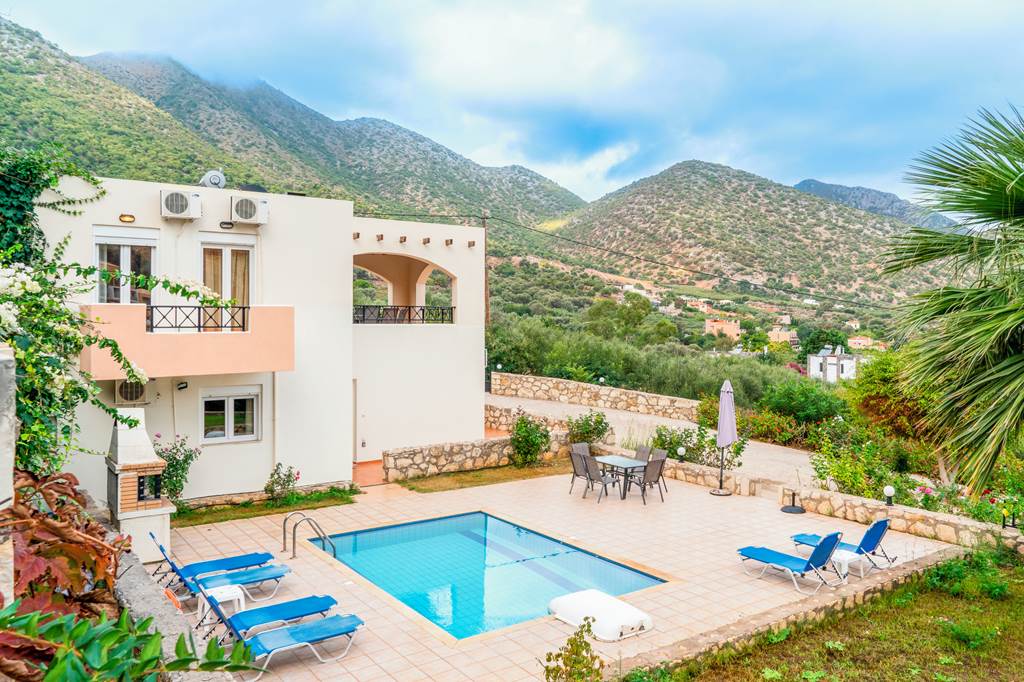 HER_86700_Villa_Kostis_Bali_1223_04.jpg