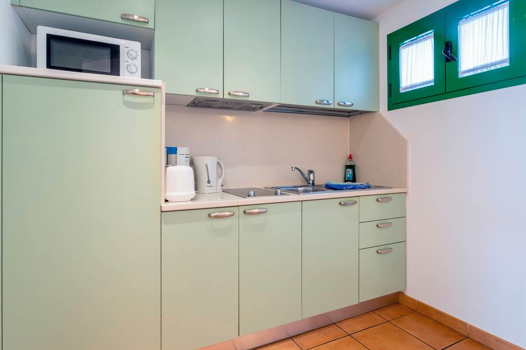 ACE_74715_Velazquez_Bungalows_0120_01.jpg