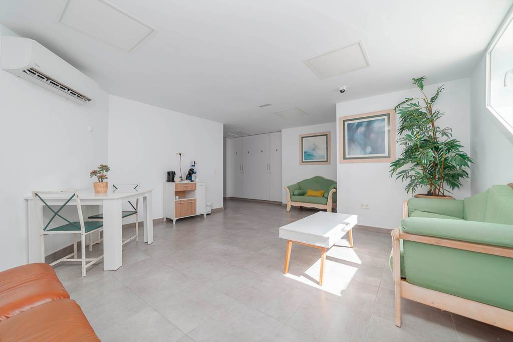 ACE_89196_Elena_Apartments_ACE_0125_13.jpg