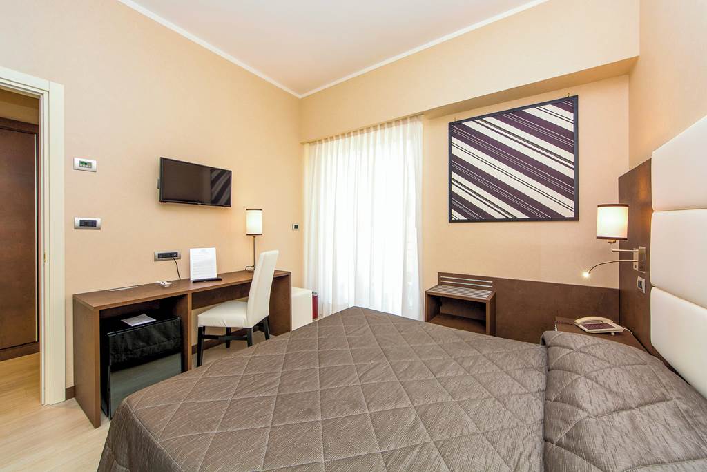 QSR_88806_Reginna_Palace_1224_07.jpg