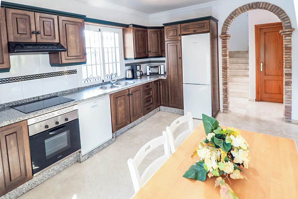 AGP_83589_Villa_Victoria_Nerja_0222_08.jpg
