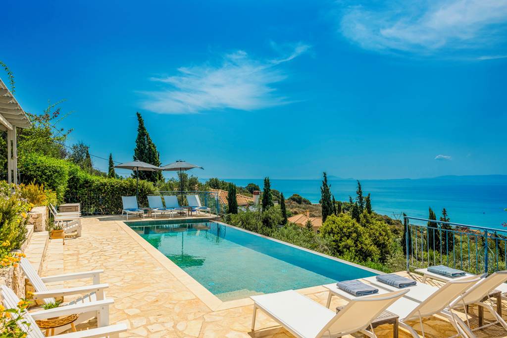 EFL_87088_Mounda_Beach_Villa_0325_03.jpg