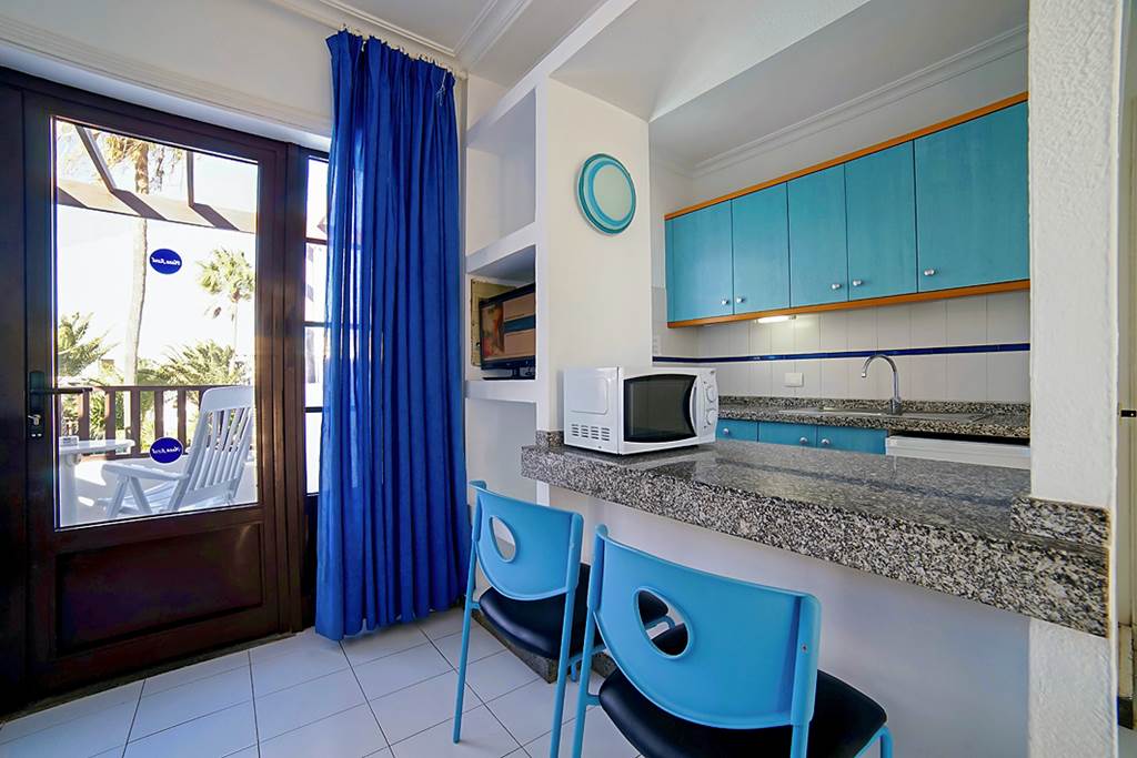 ACE_83266_Plaza_Azul_Apartments_0921_01.jpg