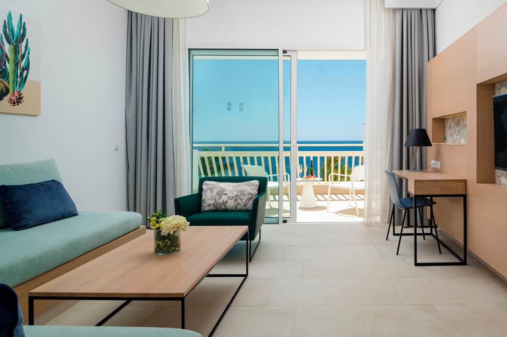 ACE_70422_Plus_Fariones_Suite_Hotel_1123_10.jpg