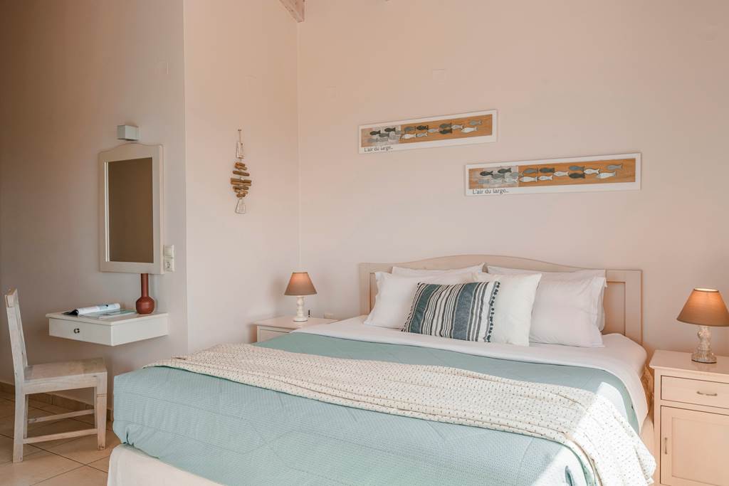 EFL_87088_Mounda_Beach_Villa_0325_01.jpg