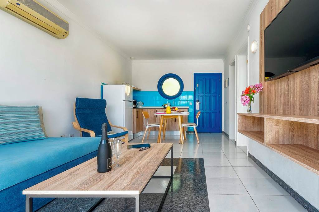 ACE_70148_LABRANDA_El_Dorado_Apartments_0823_03.jpg