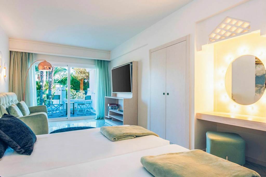 AGP_69504_Iberostar_Selection_Marbella_Coral_Beach_1122_01.jpg