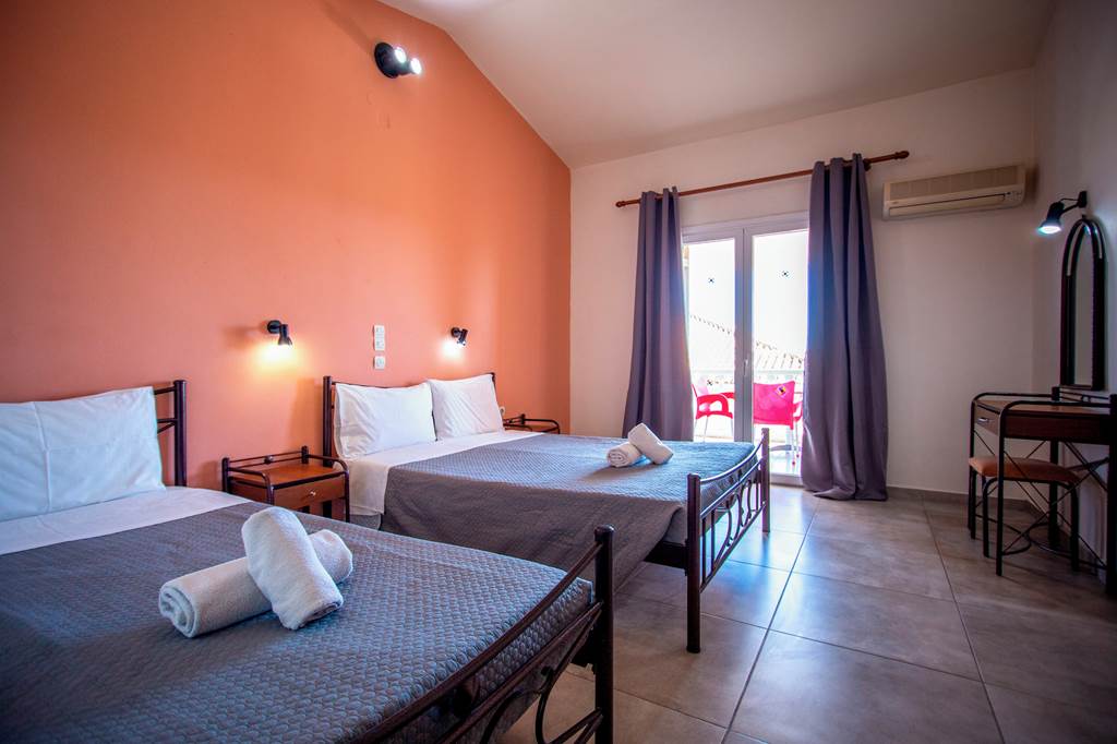 ZTH_71638_Maria_Studios_&_Apartments_1124_04.jpg