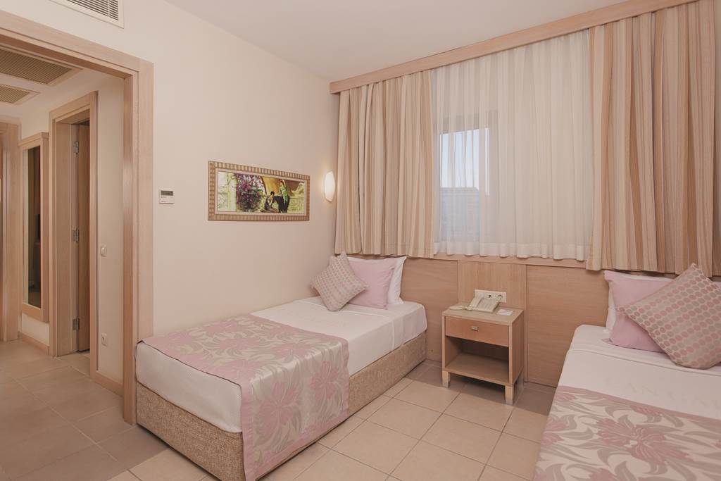 AYT_73116_Can_Garden_Resort_0515_08.jpg