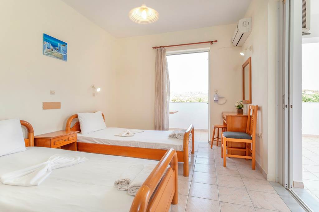 KGS_70992_Nikos_II_Apartments_0519_01.jpg