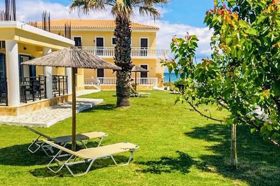 ZTH_81312_Beach_House_I_&_II_1124_01.jpg