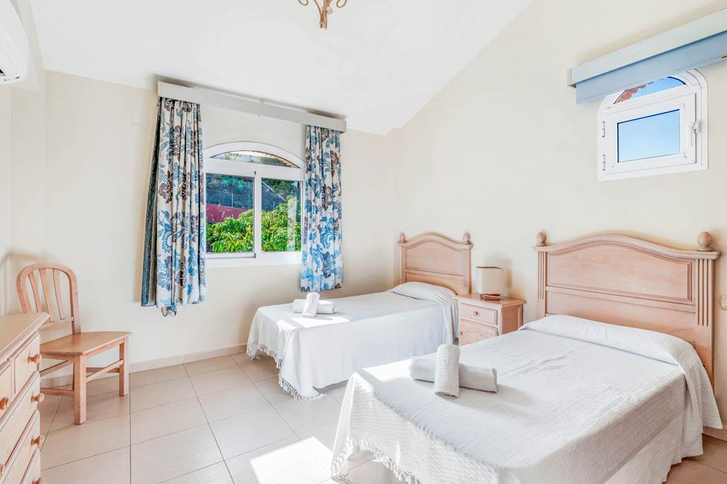 AGP_77720_Villa_Alcauhey_1124_04.jpg