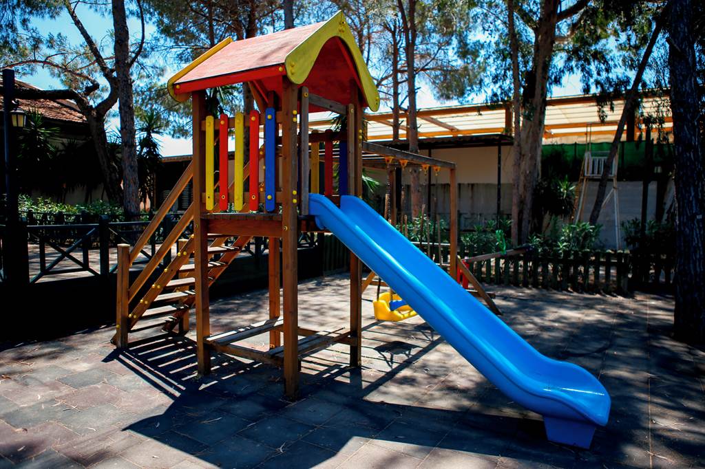 AYT_84116_Champion_Holiday_Village_0922_06.jpg