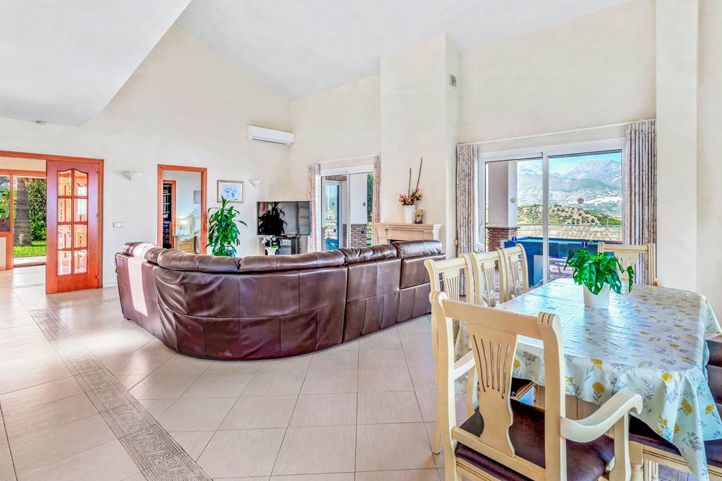 AGP_77720_Villa_Alcauhey_1124_17.jpg