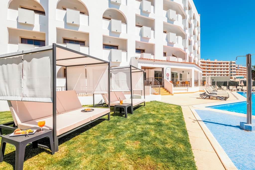 FAO_85527_Emeralds_Albufeira_0523_03.jpg