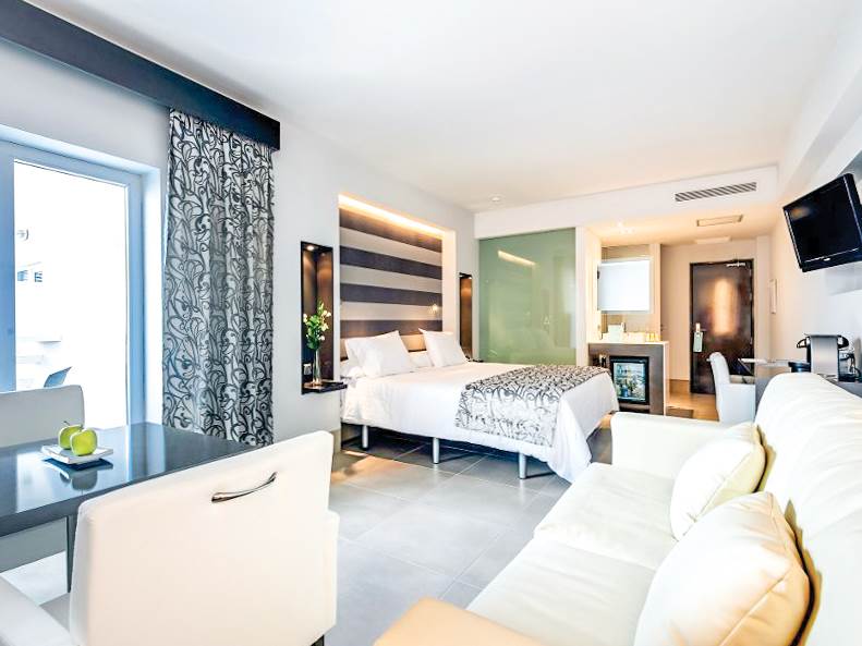 MAH_70650_BARCELO_HAMILTON_1214_06.jpg