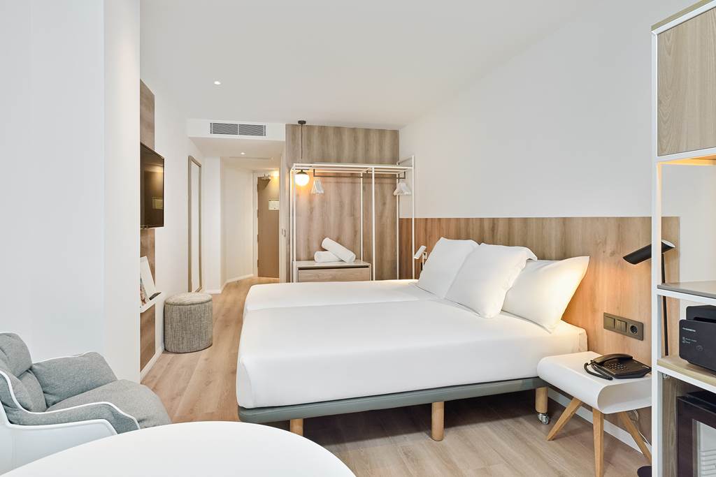 PMI_77816_Hotel_Calvia_Beach_The_Plaza_0718_02.jpg