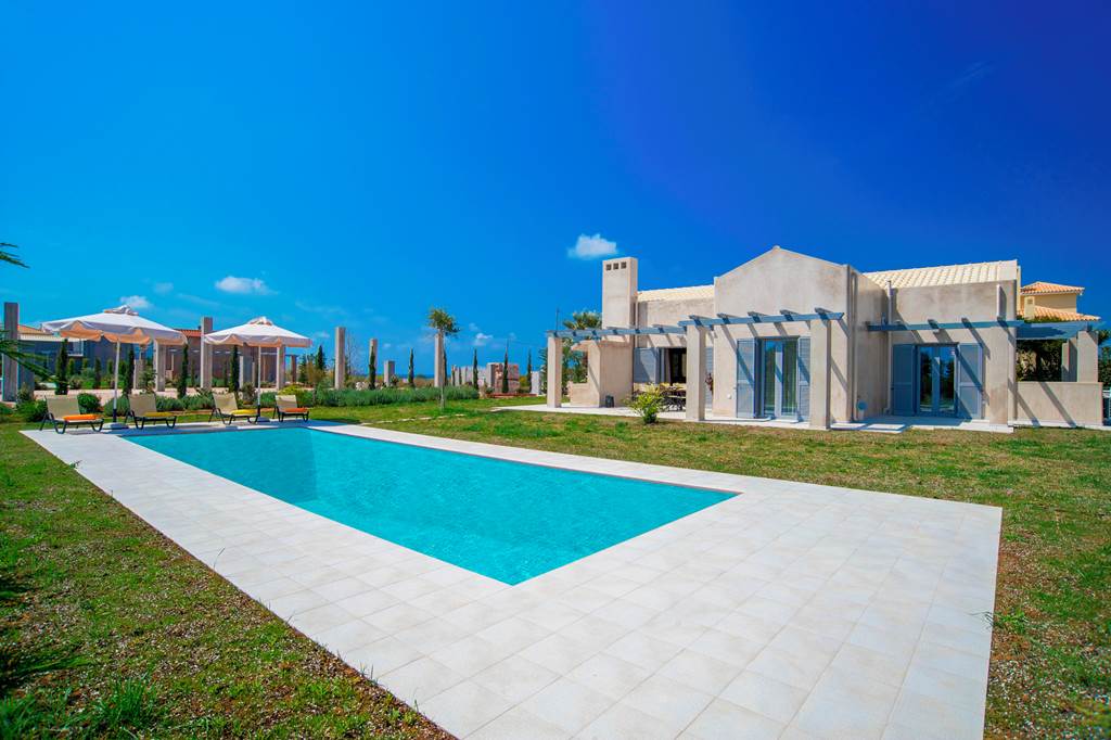EFL_85541_Villa_Poly_0623_13.jpg