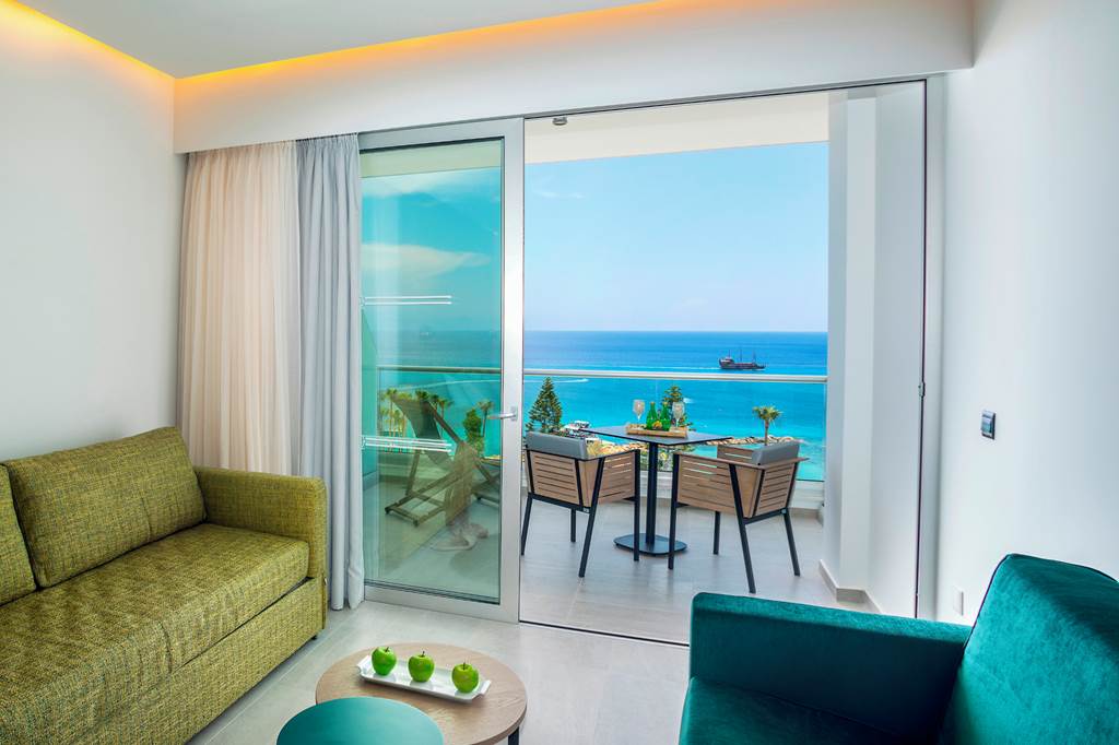 LCA_70563_Cavo_Maris_Beach_Hotel_1223_06.jpg