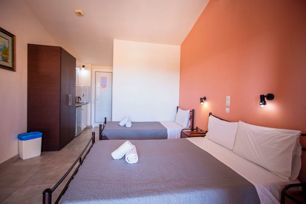 ZTH_71638_Maria_Studios_&_Apartments_1124_03.jpg