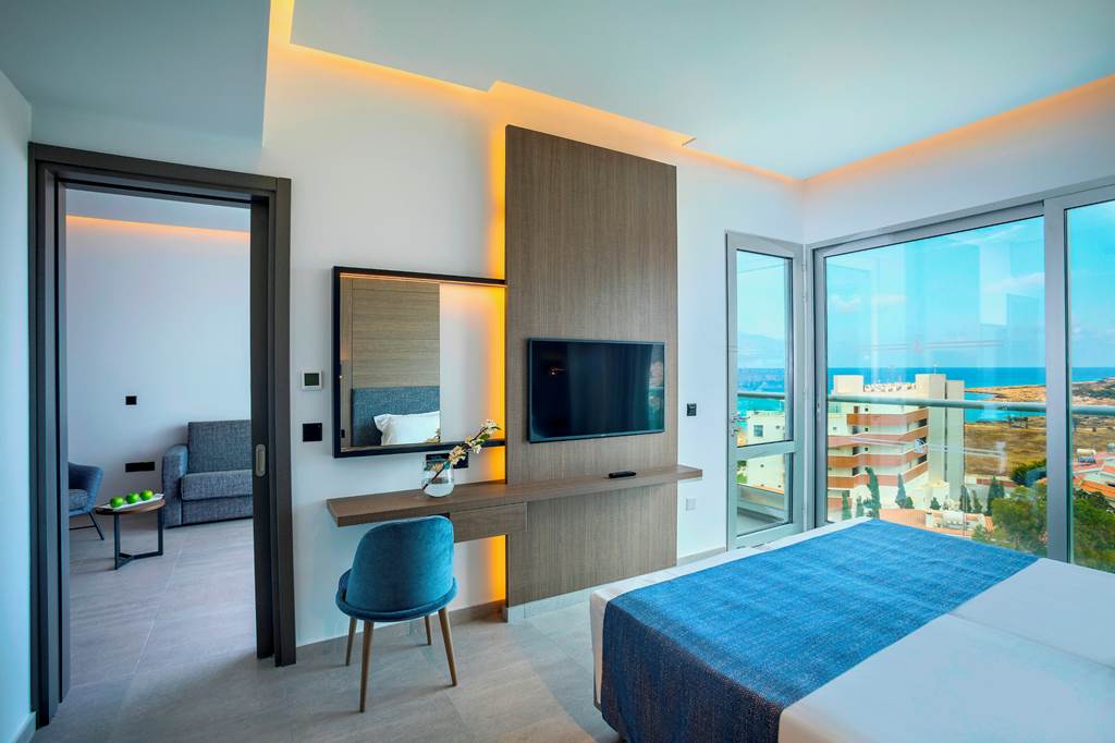 LCA_70563_Cavo_Maris_Beach_Hotel_1223_01.jpg