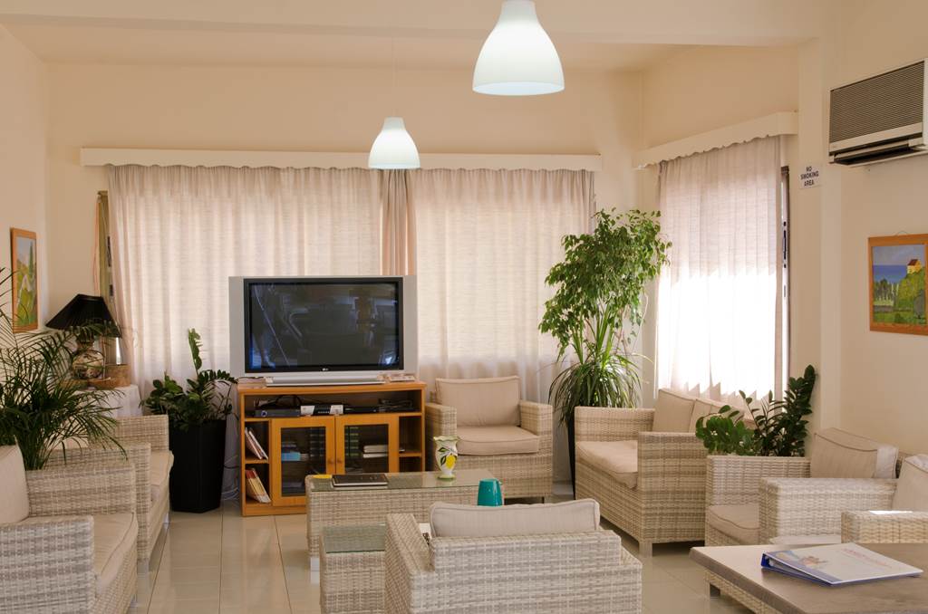 PFO_71086_BOUGAINVILLEA_APTS_1214_17.jpg